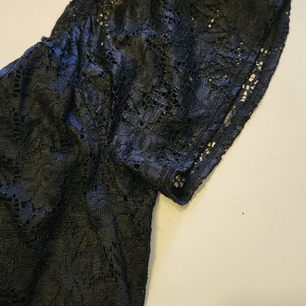 No Boundaries black lace top - Picture 10 of 12